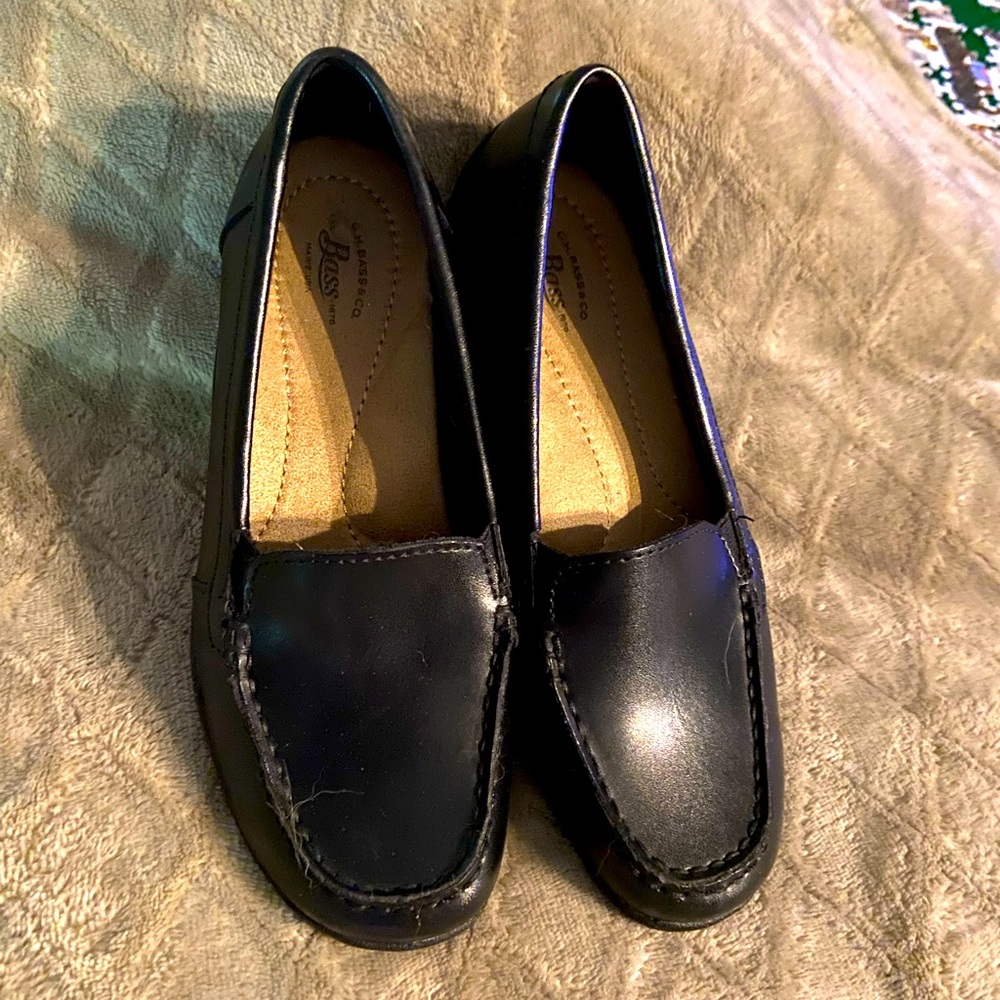 Bass slip on loafers, leather, size 5.5, like new